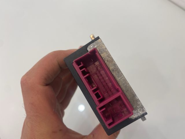 bontott BMW 3 E93 Üzemanyag Szivattyú Relé