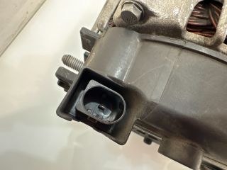 bontott BMW 3 E93 Generátor