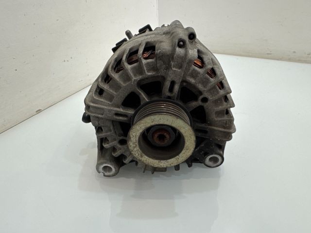 bontott BMW 3 E93 Generátor