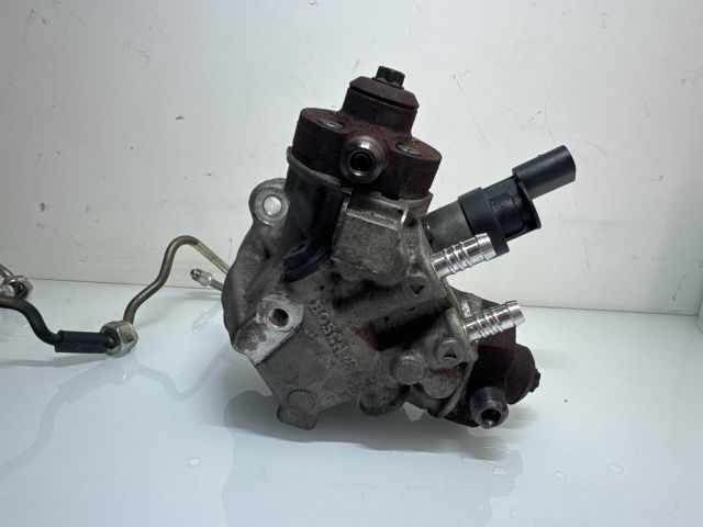 bontott BMW 3 E93 Nagynyomású Szivattyú