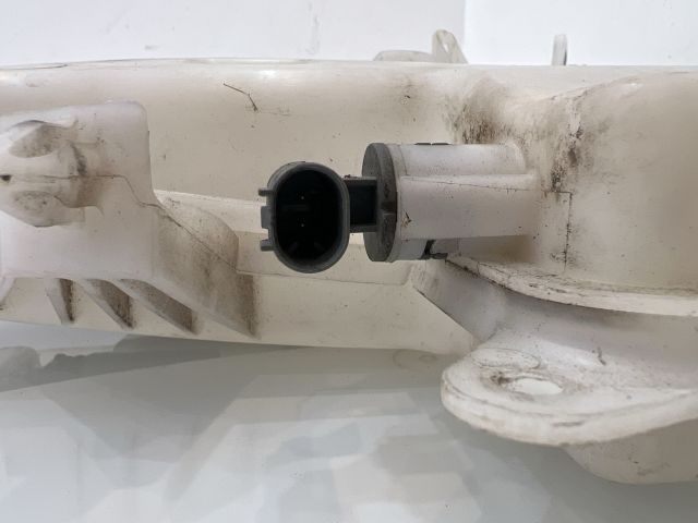 bontott BMW 3 E93 Ablakmosó Tartály