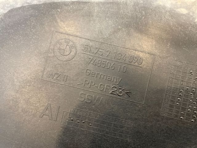 bontott BMW 3 E93 Alsó Motorburkolat