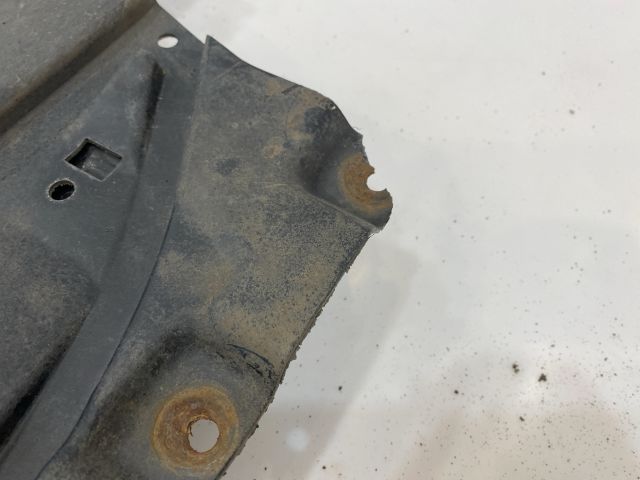 bontott BMW 3 E93 Alsó Motorburkolat