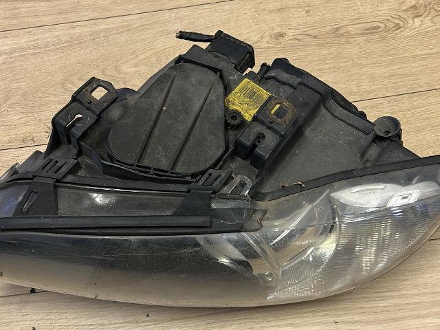 bontott BMW 3 E93 Bal Fényszóró