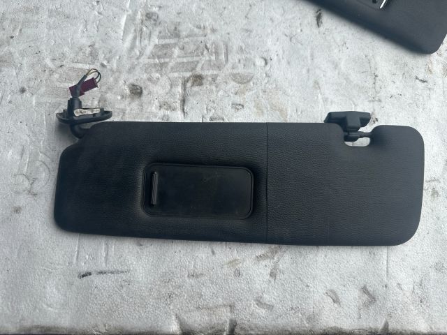 bontott BMW 3 E93 Bal Napellenző