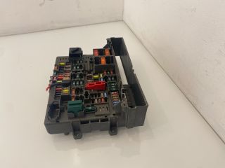 bontott BMW 3 E93 Biztosítéktábla Utastér