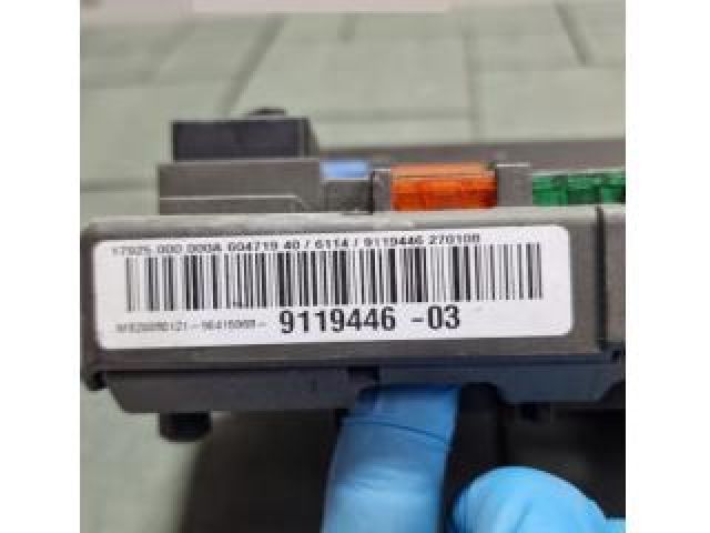 bontott BMW 3 E93 Biztosítéktábla Utastér