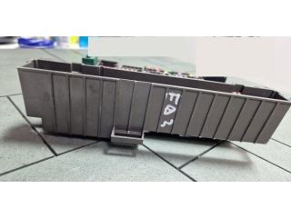 bontott BMW 3 E93 Biztosítéktábla Utastér