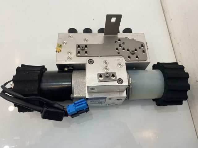 bontott BMW 3 E93 Cabrio Tetőmozgató Hidraulika Szivattyú