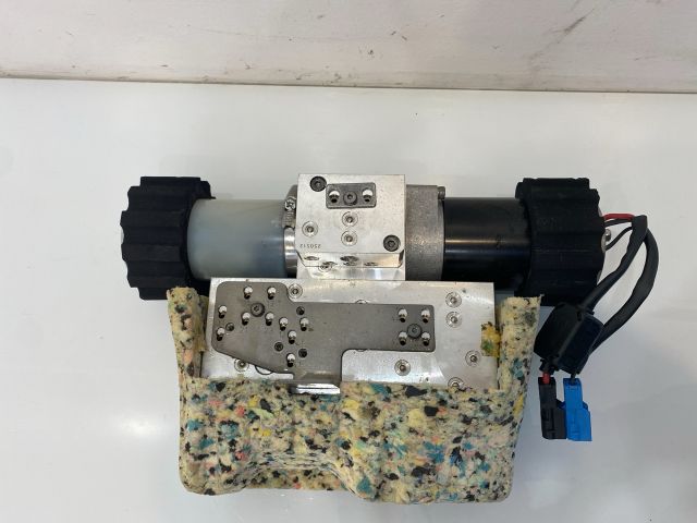 bontott BMW 3 E93 Cabrio Tetőmozgató Hidraulika Szivattyú