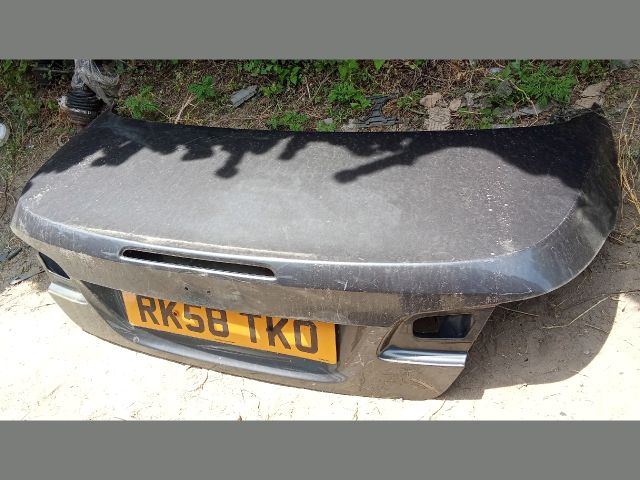 bontott BMW 3 E93 Csomagtérajtó (Részeivel)