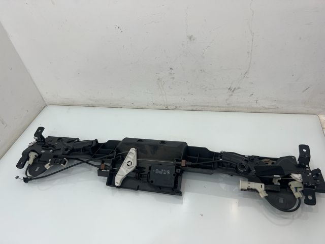 bontott BMW 3 E93 Csomagtérajtó Zárszerkezet
