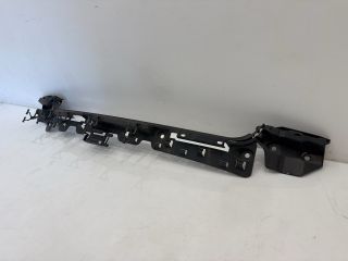 bontott BMW 3 E93 Hátsó középső Lökhárító Tartó (Műanyag)