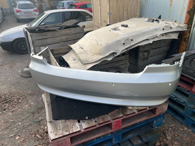 bontott BMW 3 E93 Hátsó Lökhárító (Részeivel)
