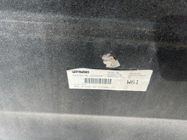 bontott BMW 3 E93 Hátsó Lökhárító (Részeivel)