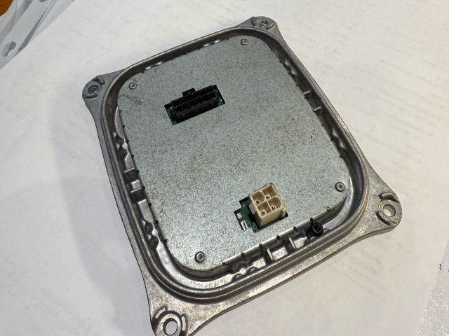 bontott BMW 3 E93 Irányjelző Relé