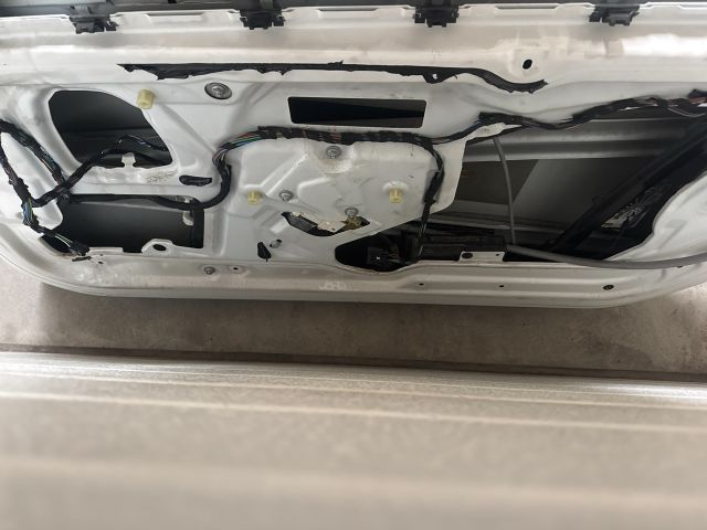 bontott BMW 3 E93 Jobb első Ajtó (Üres lemez)