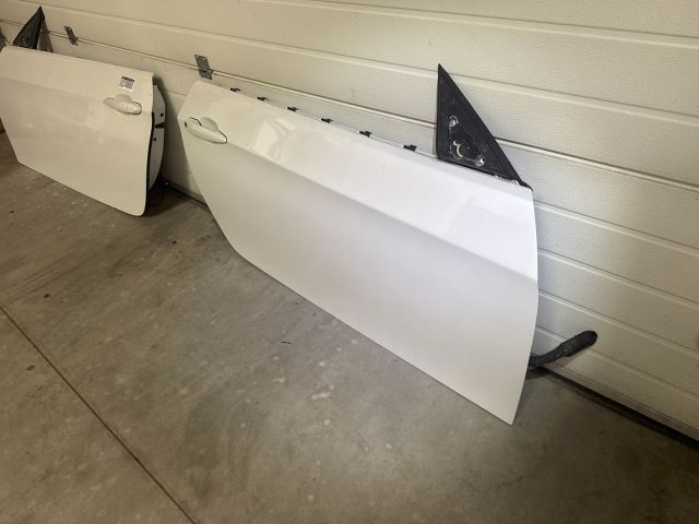 bontott BMW 3 E93 Jobb első Ajtó (Üres lemez)