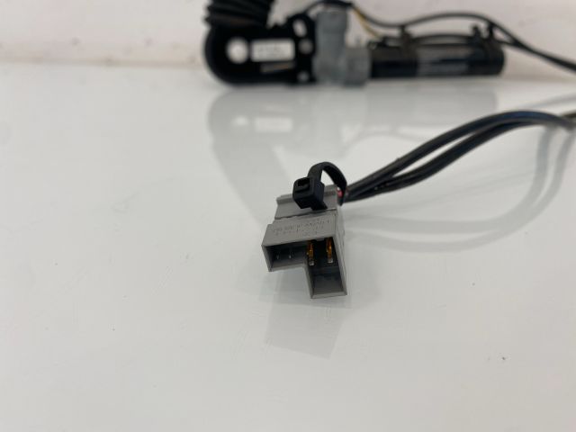 bontott BMW 3 E93 Jobb első Övfeszítő