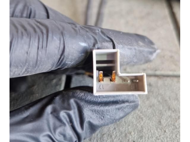 bontott BMW 3 E93 Jobb első Övfeszítő