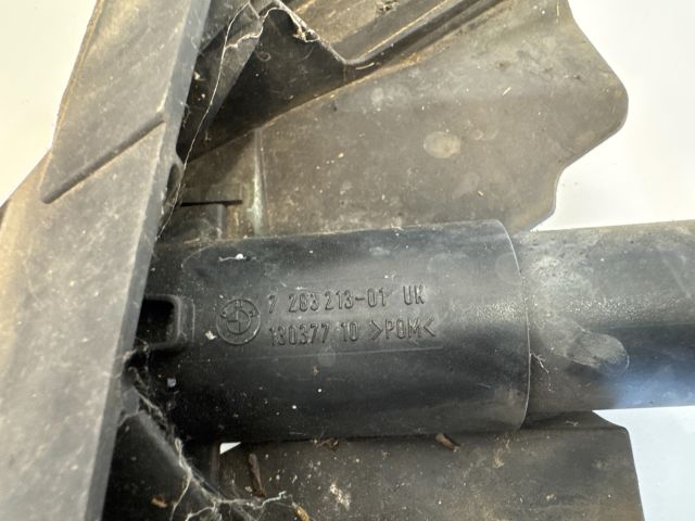 bontott BMW 3 E93 Jobb Fényszóró Tartó