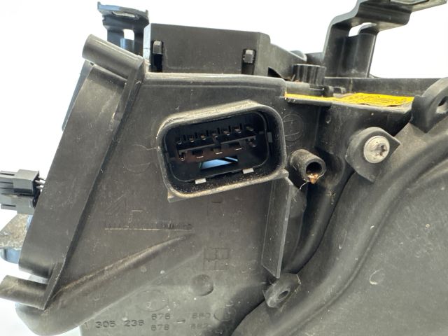 bontott BMW 3 E93 Jobb Xenon Fényszóró