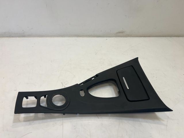 bontott BMW 3 E93 Középkonzol Keret