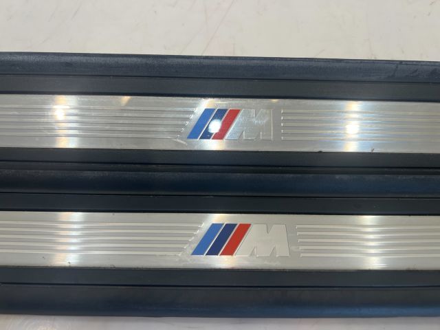 bontott BMW 3 E93 Küszöb Díszléc Szett