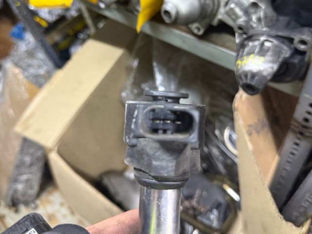 bontott BMW 3 E93 Gyújtótrafó