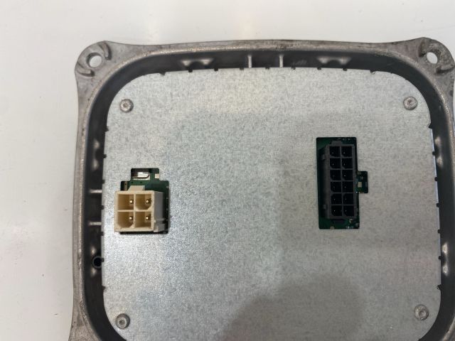 bontott BMW 3 E93 Xenon Trafó