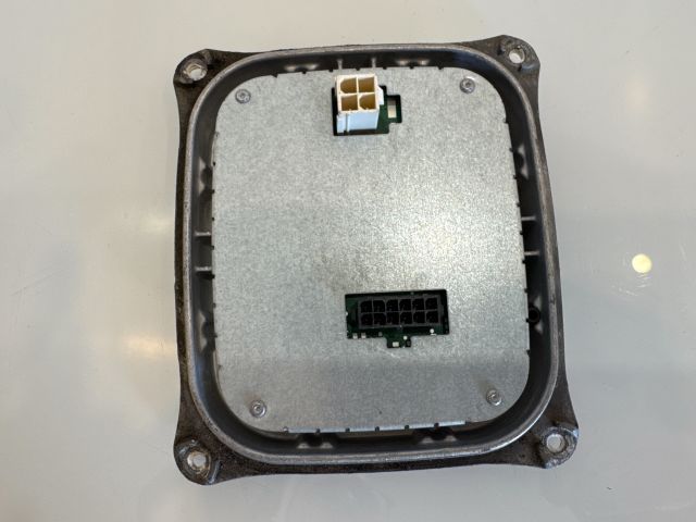 bontott BMW 3 E93 Xenon Trafó