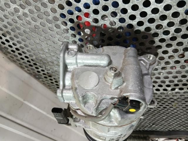 bontott BMW 3 F30-F35 Klímakompresszor