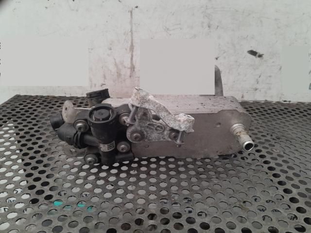 bontott BMW 3 F30-F35 Olajhűtő