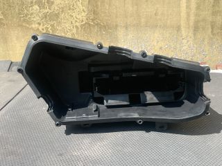 bontott BMW 3 F30-F35 Biztosítéktábla Motortér