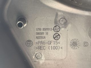 bontott BMW 3 F30-F35 Biztosítéktábla Motortér