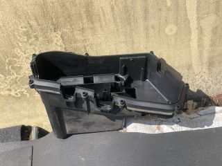 bontott BMW 3 F30-F35 Biztosítéktábla Motortér