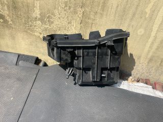 bontott BMW 3 F30-F35 Biztosítéktábla Motortér