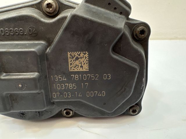 bontott BMW 3 F30-F35 Fojtószelep (Elektromos)