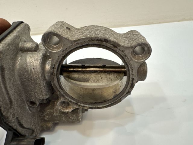 bontott BMW 3 F30-F35 Fojtószelep (Elektromos)