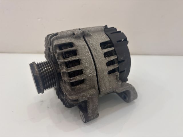 bontott BMW 3 F30-F35 Generátor