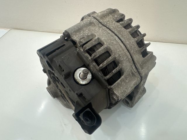 bontott BMW 3 F30-F35 Generátor