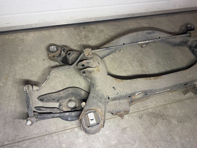 bontott BMW 3 F30-F35 Hátsó Bölcső