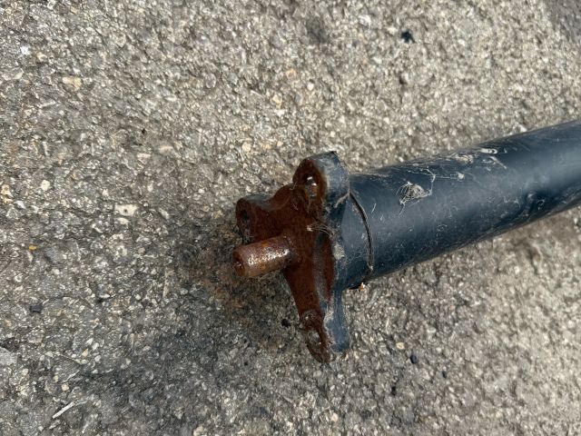 bontott BMW 3 F30-F35 Kardántengely