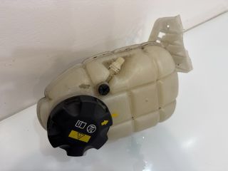 bontott BMW 3 F30-F35 Kiegyenlítő Tartály