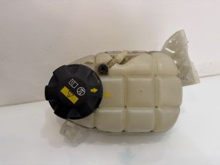 bontott BMW 3 F30-F35 Kiegyenlítő Tartály