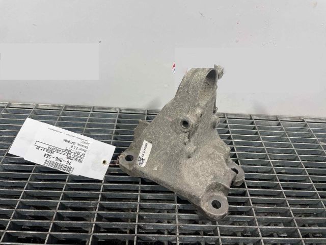 bontott BMW 3 F30-F35 Motor Tartó Bak Jobb