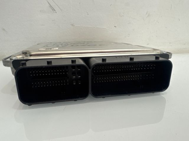 bontott BMW 3 F30-F35 Motorvezérlő