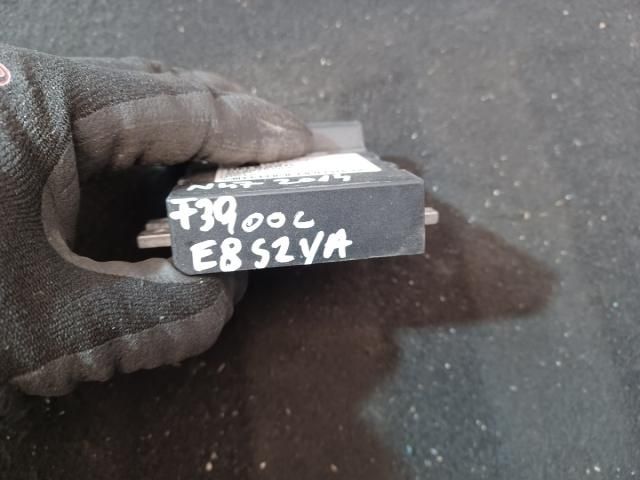 bontott BMW 3 F30-F35 Üzemanyag Szivattyú Relé