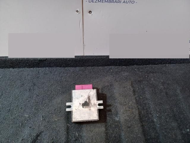 bontott BMW 3 F30-F35 Üzemanyag Szivattyú Relé