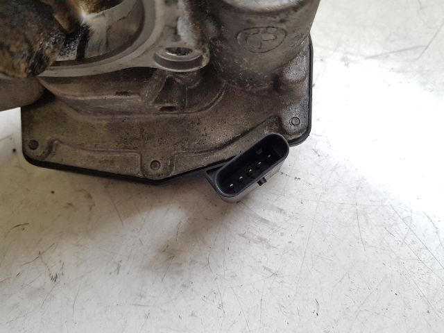 bontott BMW 3 F30-F35 Fojtószelep (Elektromos)